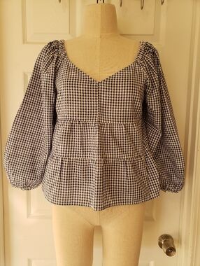 Old Navy Blue and White Gingham Peplum Top Size Medium Petite
